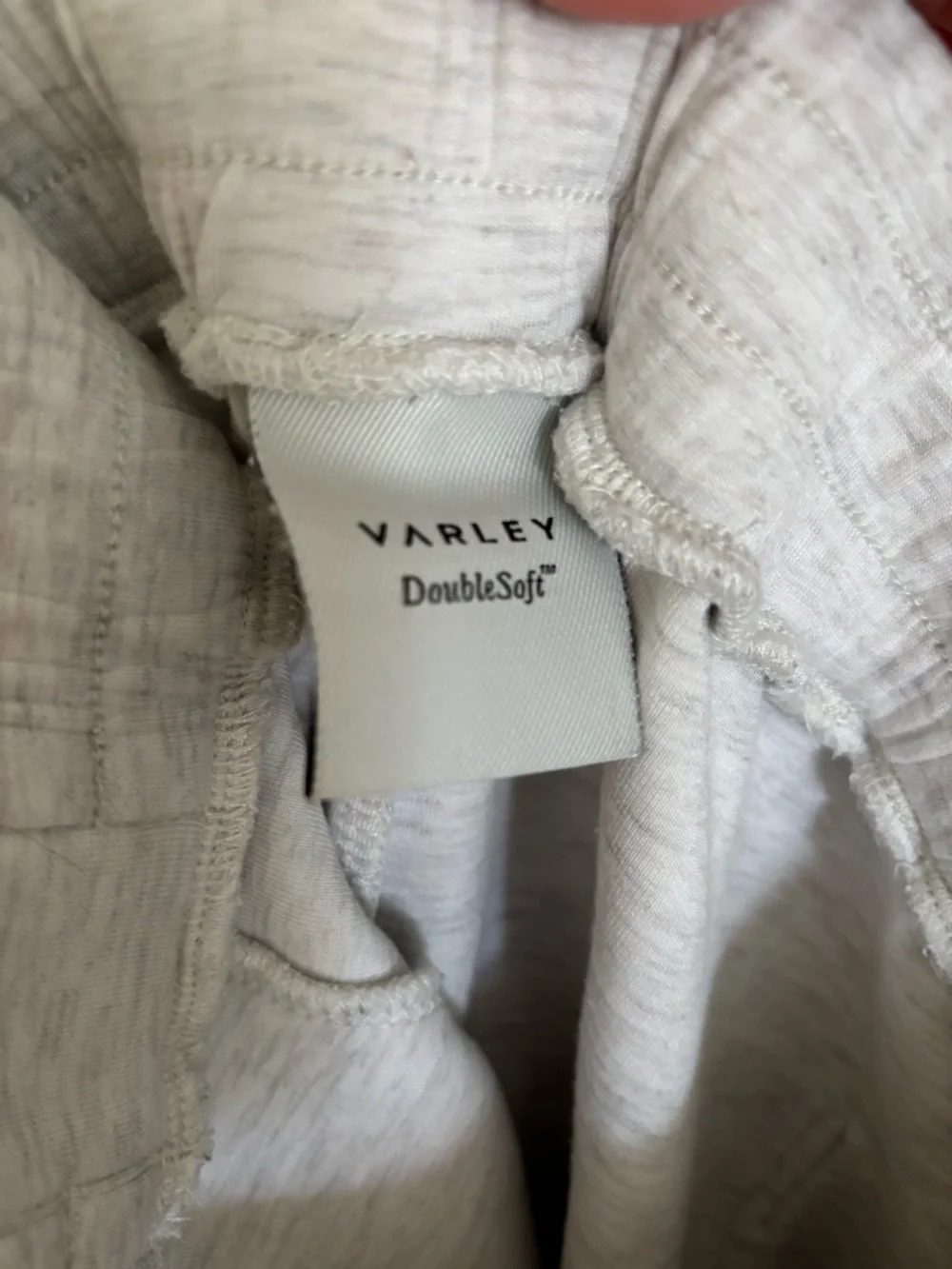 Varley Light Heather Gray Half-Zip Sweatshirt & Matching Shorts Set - Picture 5 of 6